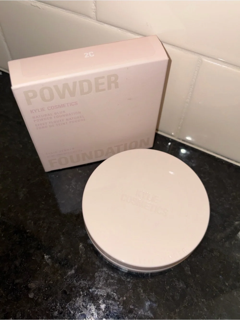 Kylie Cosmetics - Natural Blur Powder Foundation (Shade: 2C) - NEW IN BOX